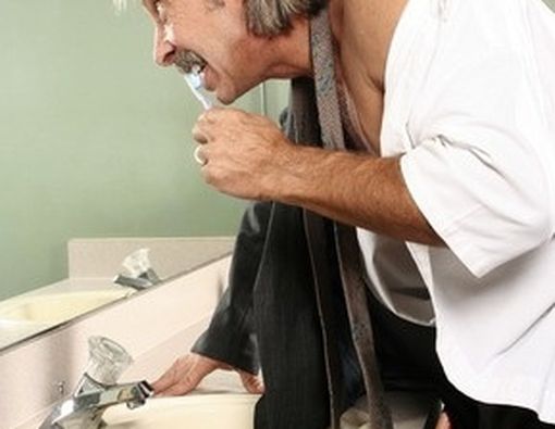 8 Hal yang Harus Dihindari Ketika Sikat Gigi