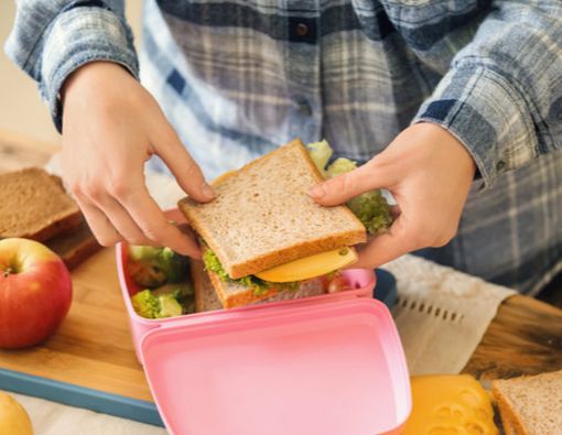 Tips bagi Ibu Bekerja Siapkan Bekal Sehat dan Praktis untuk Anak