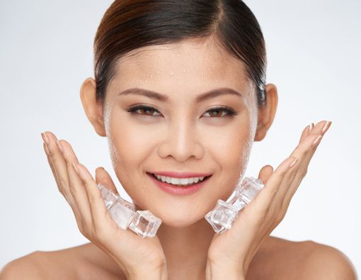 Ampuhkah Hilangkan Jerawat dengan Es Batu?