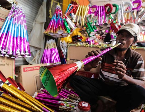 Sering Tiup Terompet Tahun Baru, Waspada Penyakit Ini