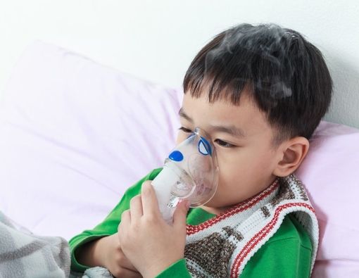 Sering Terapi Uap Jadi Penyebab Paru-Paru Basah?