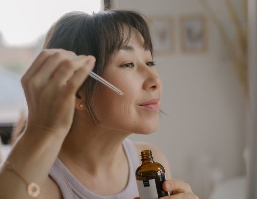 Keunggulan Face Oil untuk Perawatan Kulit Wajah