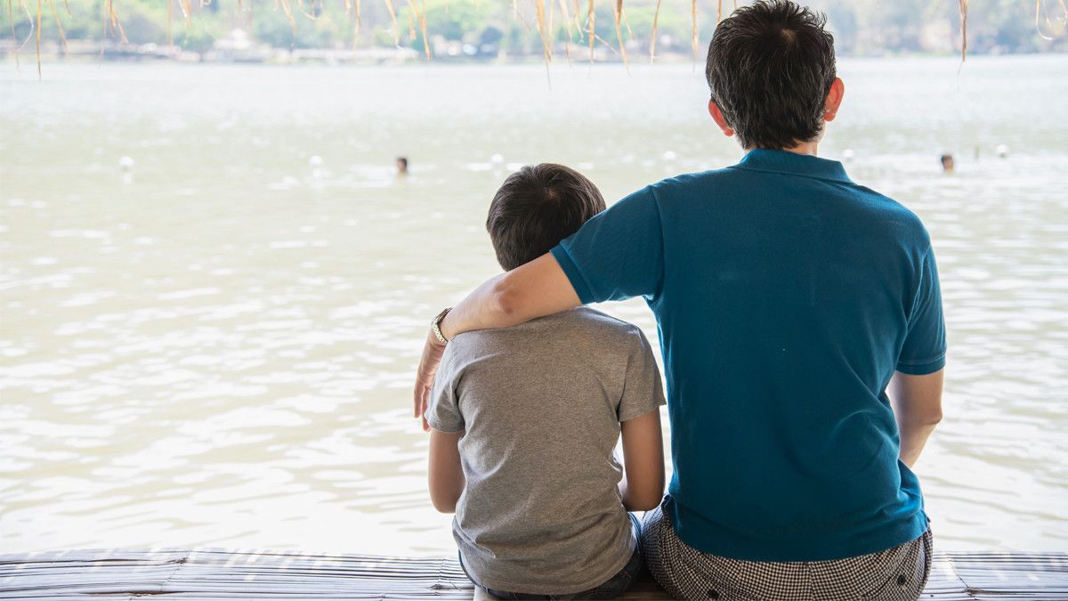 Penyebab Anak Introvert, Benarkah Menurun dari Orangtua?