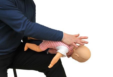 Pertolongan Pertama Saat Anak Tersedak