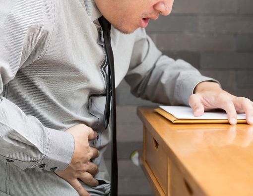 Sakit Mag? Hindari 4 Makanan Ini!