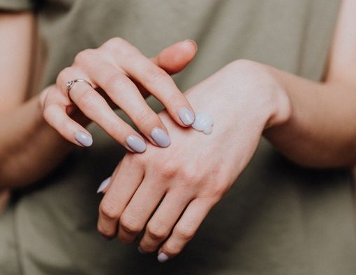 Deretan Bahan Skincare yang Harus Dihindari Kulit Sensitif