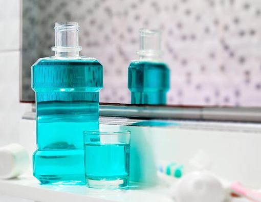 Kiat Memilih Obat Kumur yang Tepat