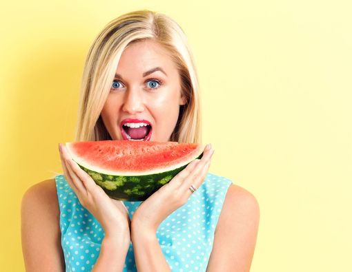 Awas, Kebanyakan Makan Semangka Tak Baik bagi Kesehatan