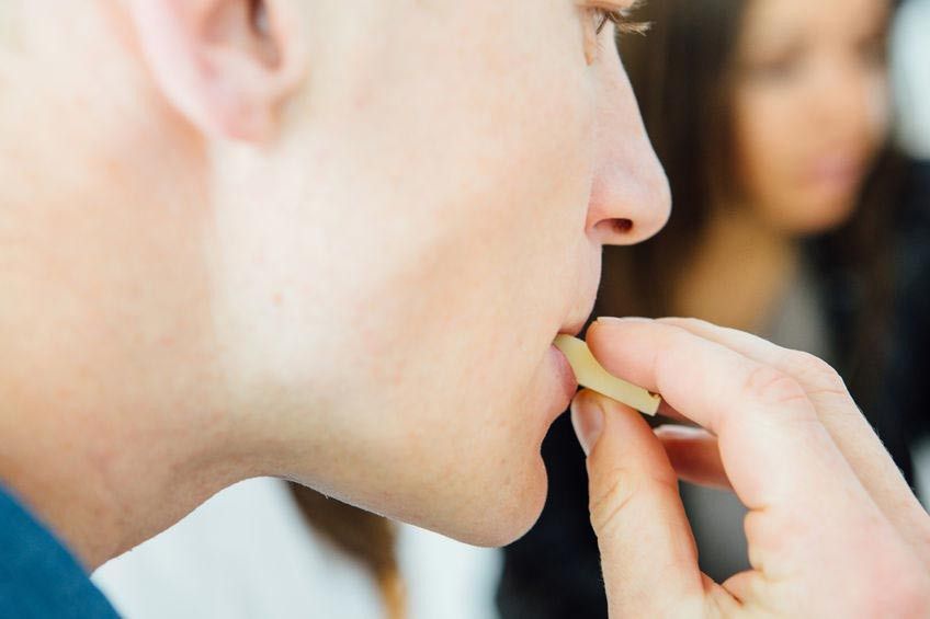 Pilihan Camilan yang Aman untuk Gigi Sensitif