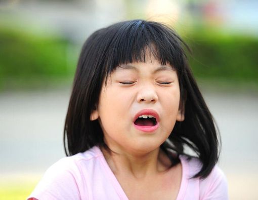 Mengapa Anak Selalu Bersin Setiap Pagi?