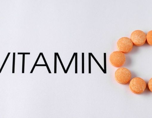 Minum Vitamin C Usai Vaksinasi COVID-19 Ganggu Efektivitas?