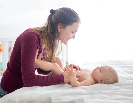 Manfaat Mengoleskan Minyak Telon pada Bayi