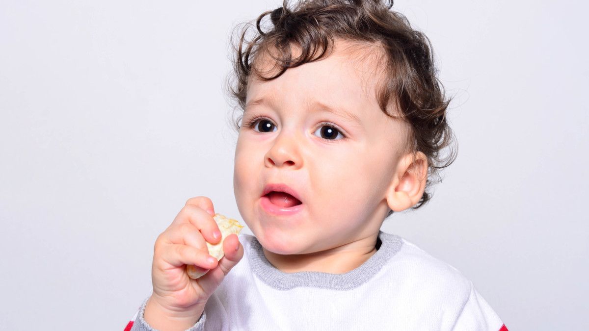 Waspada, Inilah Ragam Makanan yang Merusak Gigi Balita