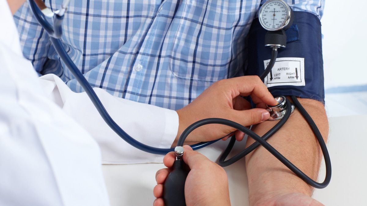 Cara Turunkan Tekanan Darah Tinggi Tanpa Obat Usai Lebaran