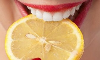 5 Buah-buahan yang Bisa Merusak Permukaan Gigi