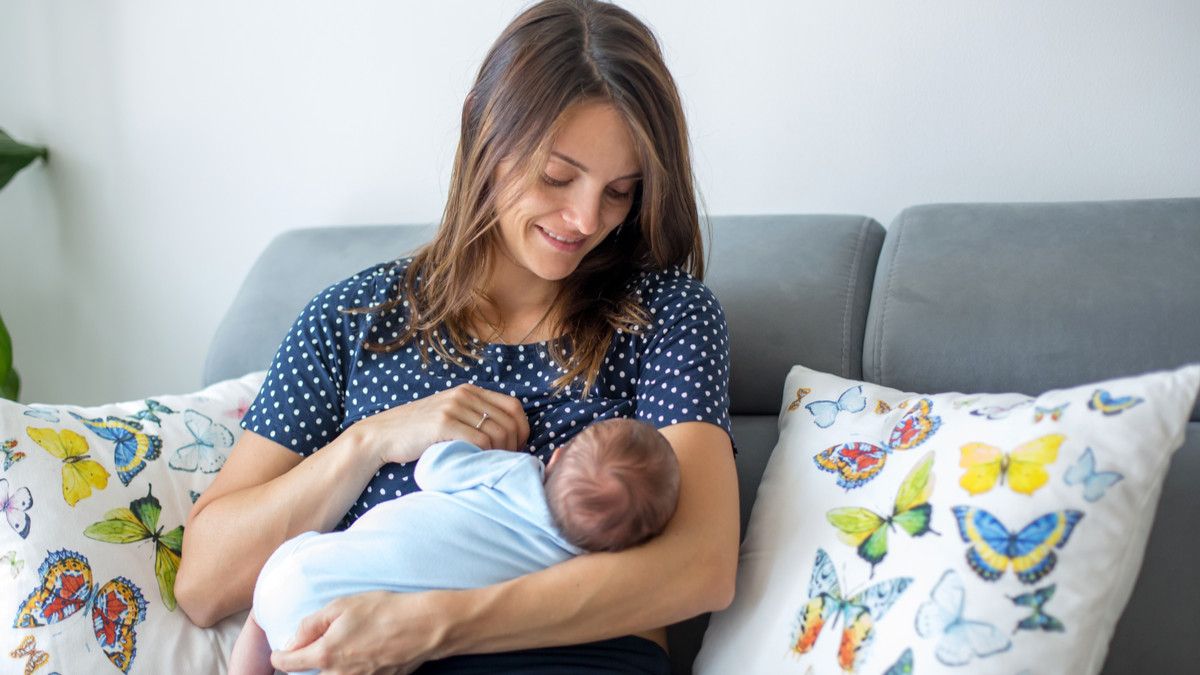 Amankah Bayi Minum ASI dari Ibu yang Kena Hepatitis B?