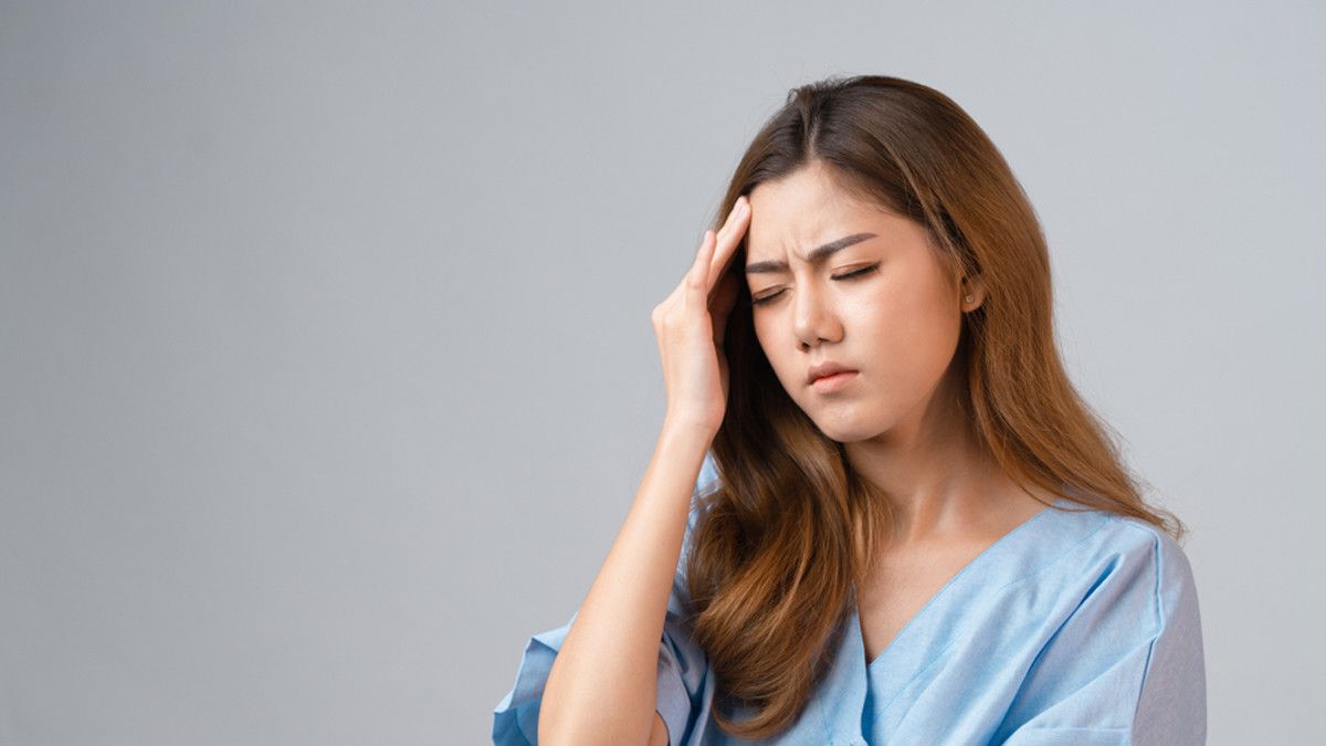 4 Tip Mengatasi Sakit Kepala Saat Haid