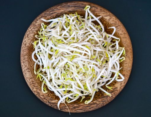 Makan Tauge Bikin Subur, Mitos atau Fakta?