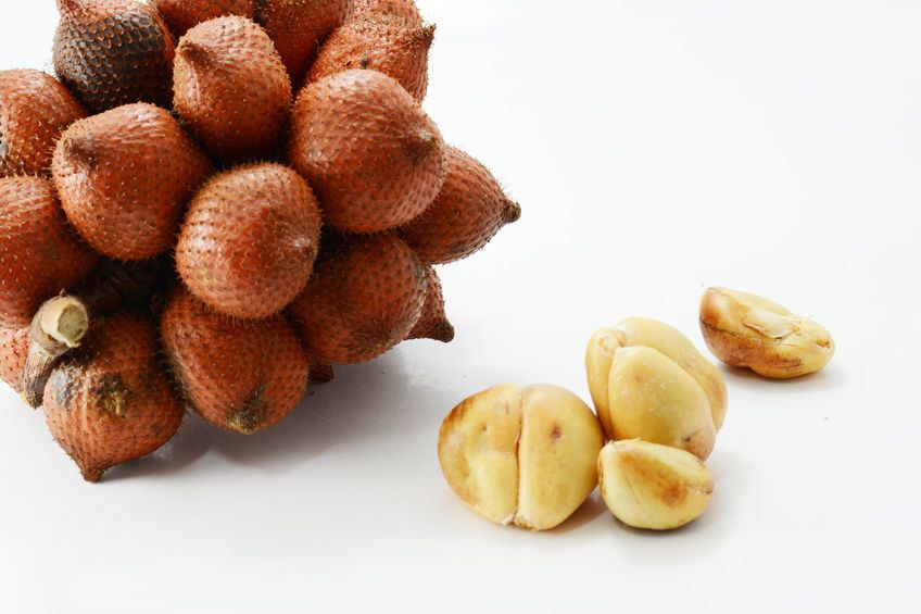 Benarkah Makan Salak Bikin Susah Buang Air Besar?