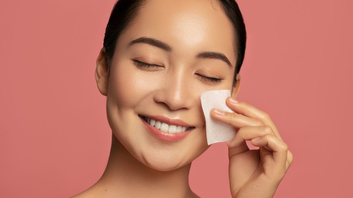 Penggunaan Kertas Minyak untuk Wajah Picu Komedo, Benarkah?