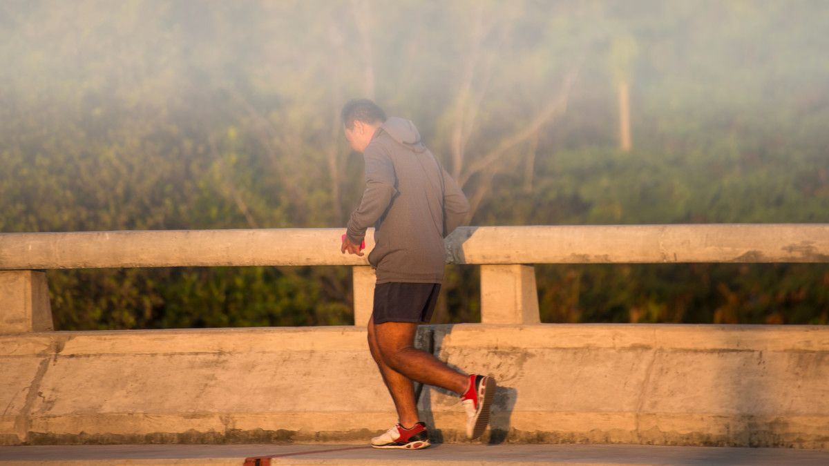 Olahraga Saat Ada Kabut Asap, Apa Bahayanya?
