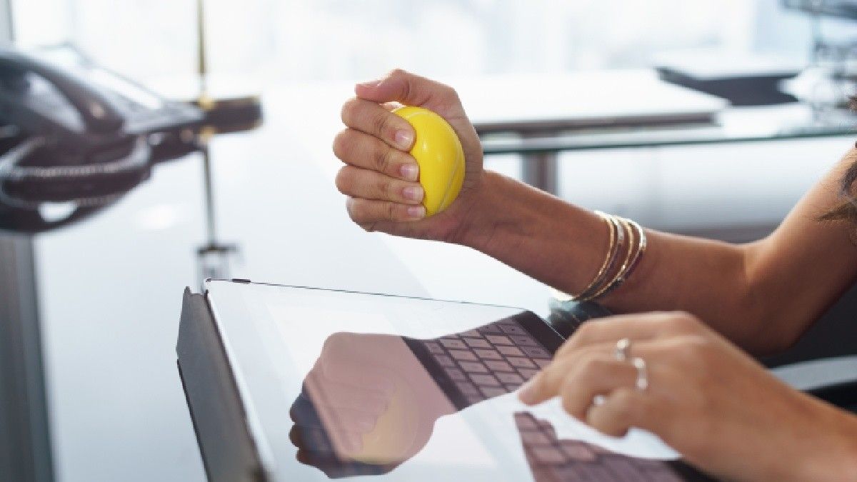 Manfaat Stress Ball untuk Mengatasi Stres dan Cemas