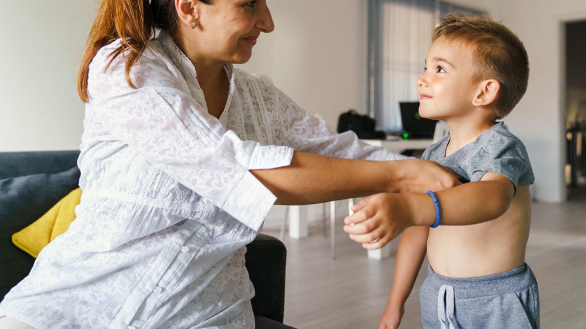 Ilustrasi Belikan Pakaian yang Bahannya Nyaman