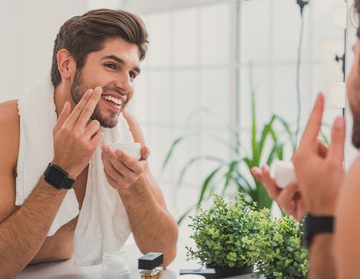 3 Langkah Bikin Wajah Pria Lebih Cerah Jelang Tahun Baru