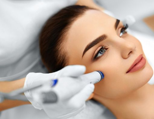 Manfaat Mikrodermabrasi untuk Wajah Sehat dan Cantik
