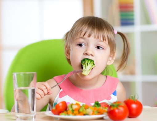 Tips Mengarahkan Anak yang Ingin Menjalani Diet Vegan