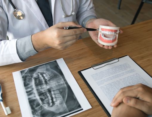 Cara Mengatasi Gigi yang Tidak Tumbuh Akibat Anodontia