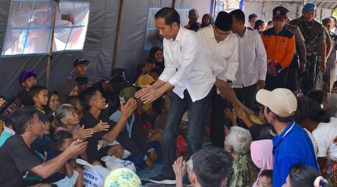 Tips Mengatasi Trauma yang Dialami Pengungsi Gempa Lombok