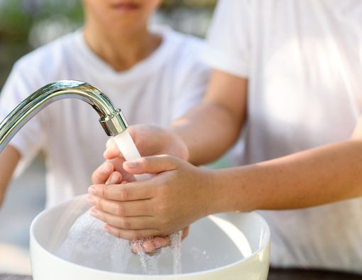 Mencuci Tangan, Cara Ampuh Cegah Diare pada Anak