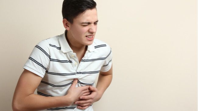 Anda Merasakan Nyeri Dada? Hati-hati GERD!