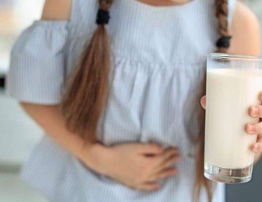 Cara Tepat Atasi Alergi Susu Sapi pada Si Kecil