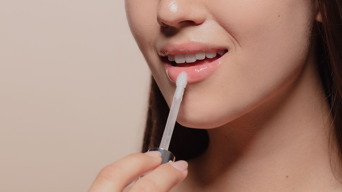 12 Cara Memerahkan Bibir Secara Alami dan Lebih Sehat