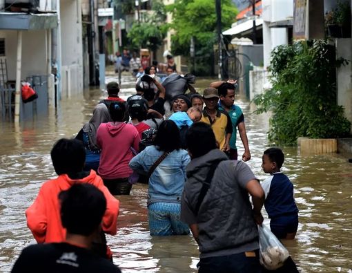 Bunda, Begini Cara Menjelaskan kepada Anak tentang Banjir