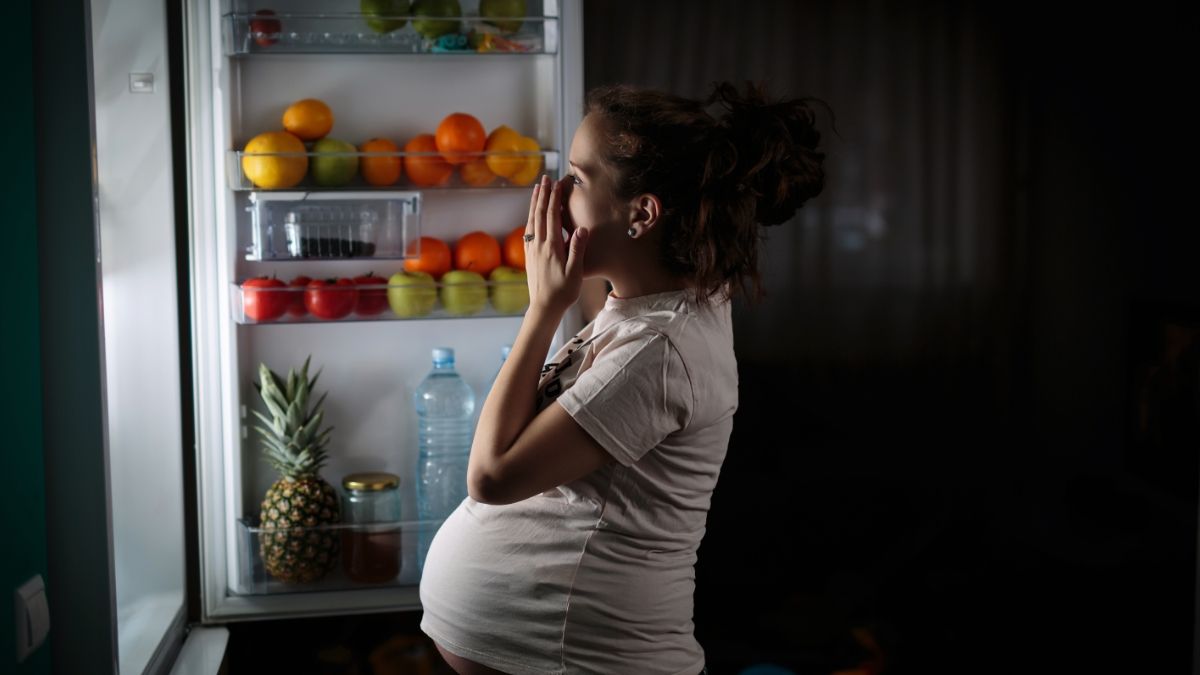 Mengapa Ibu Hamil Sering Lapar di Malam Hari?