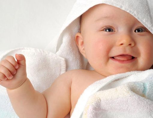 Amankah Memandikan Bayi di Malam Hari?