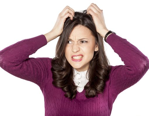 Ini Dia 5 Penyebab Kulit Kepala Gatal