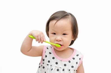 Cara Menjaga Kesehatan Gigi Bayi
