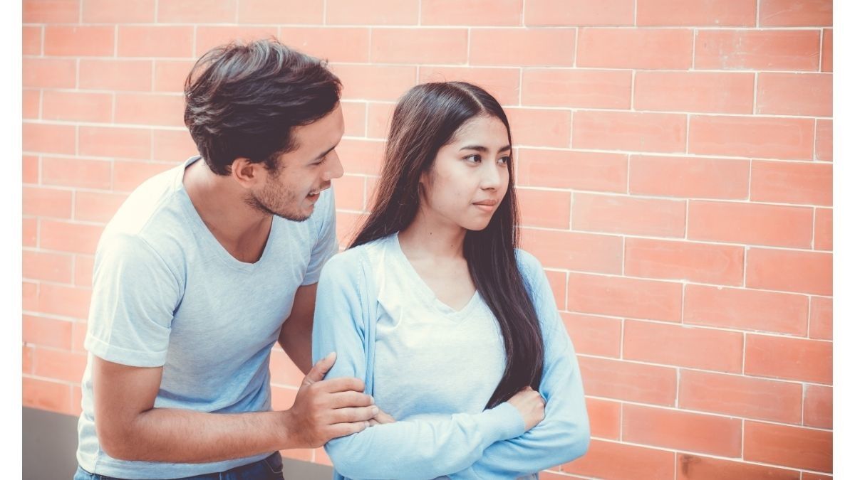 Cara Mengatasi Pasangan yang Mengalami Relationship Anxiety