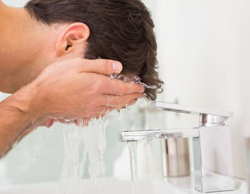 Pertolongan Pertama Saat Terkena Air Keras