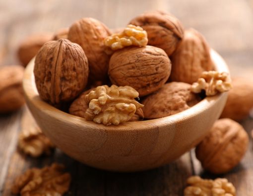 Manfaat Konsumsi Kacang Kenari untuk Kecantikan Kulit