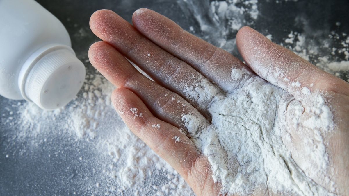 Jangan Asal Menggunakan Bedak untuk Miss V, Ini Bahayanya