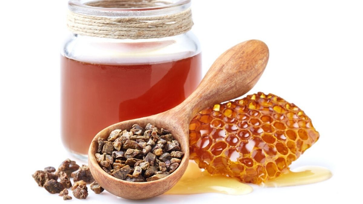 Pengguna Gigi Implan Harus Pakai Pasta Gigi Propolis, Benarkah?