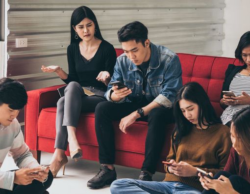 Awas, Kebiasaan Phubbing Bisa Merusak Hubungan Sosial Anda!