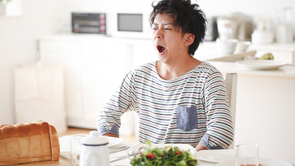 Cara Ampuh Usir Ngantuk Usai Sarapan