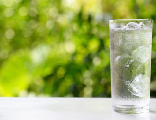 Minum Air Dingin Saat Radang Tenggorokan, Bolehkah?