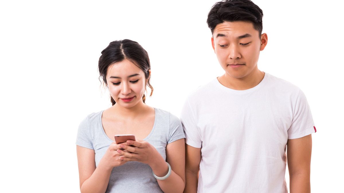 Curiga Berlebihan, Benarkah Tanda Gangguan Paranoid?